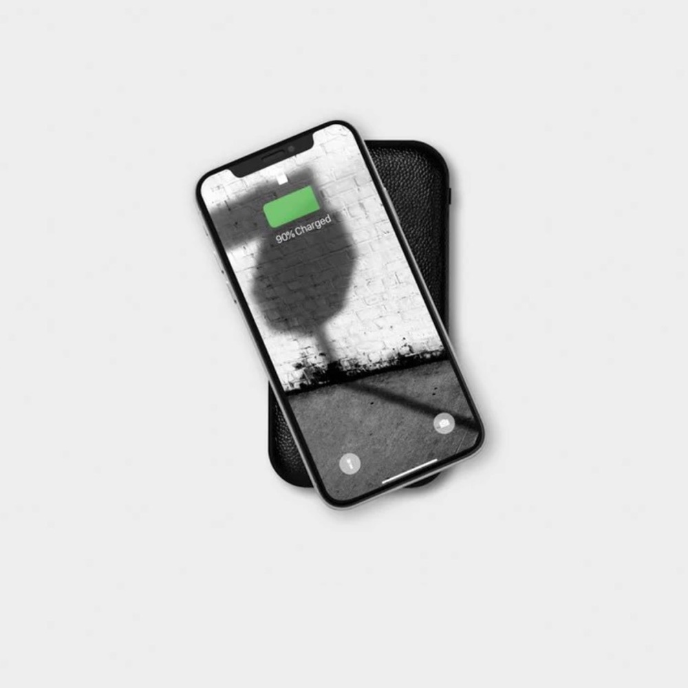 Courant Wireless Charger Carry - Black
